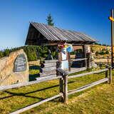 Bild: Turbacz Pasture in Gorce, the Hut Altar