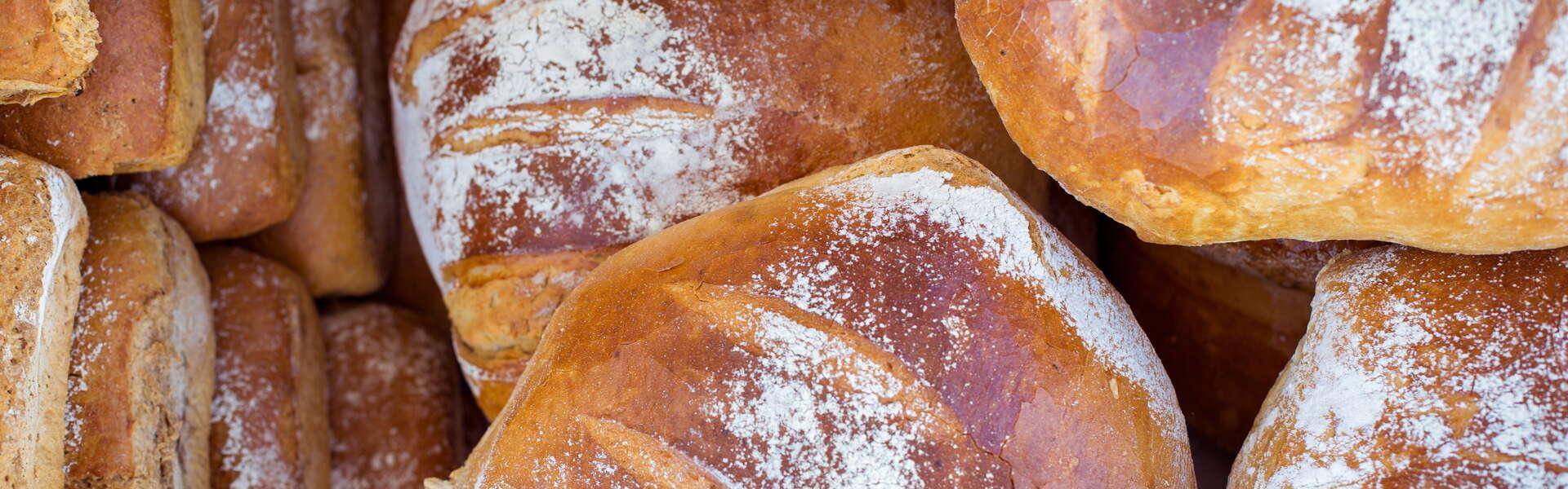 Chleb prądnicki obsypany mąką